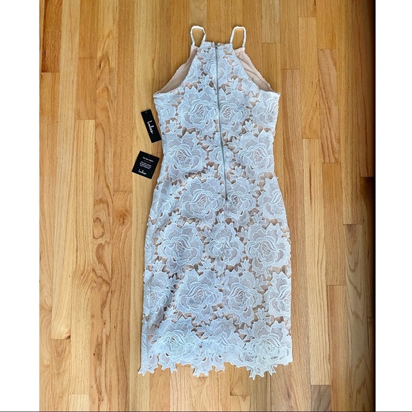 Lulu’s white lace dress - Picture 2 of 4